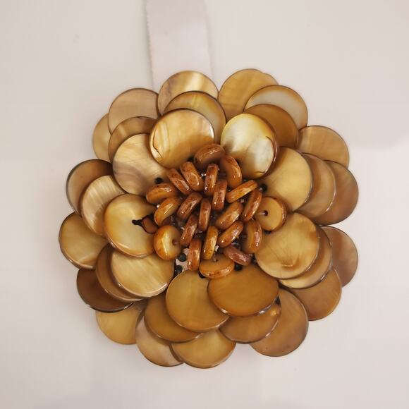 Tasha For Nordstrom Mother of Pearl Disc Blooming Flower Pin Brooch New with Tag - Picture 1 of 8